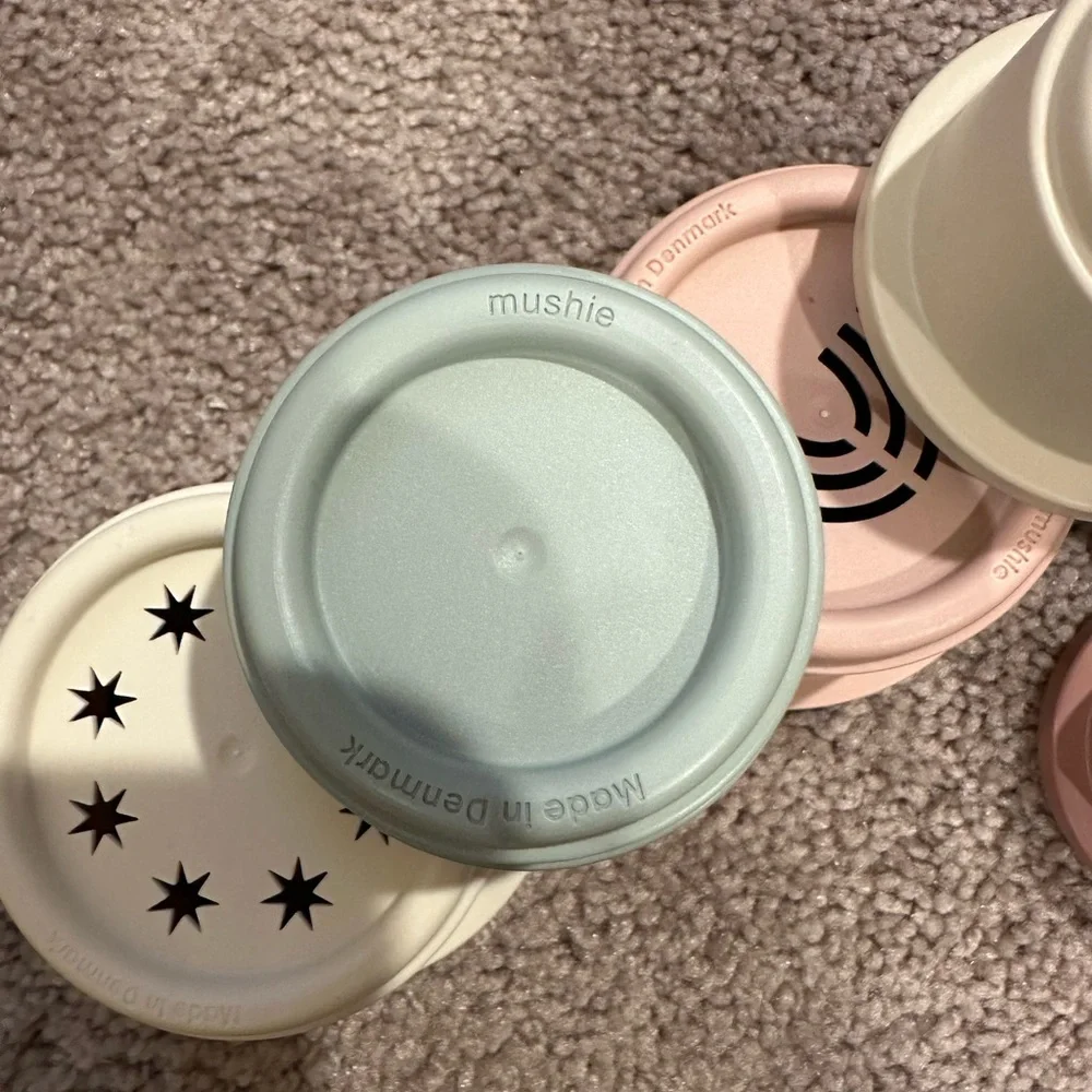 Stacking Cups - Picture 1 of 3